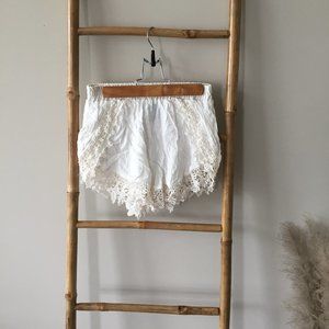 Lucy Love White Short